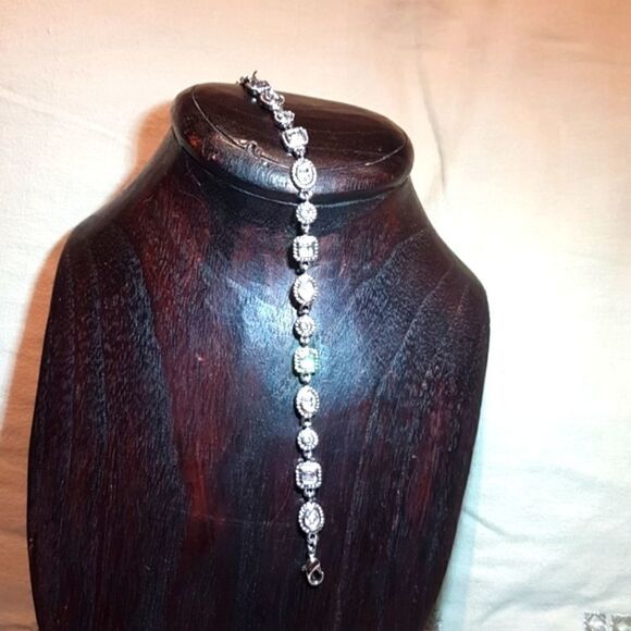 2 pc Silver tone crystal earring and bracelet set.  Never used - Picture 4 of 9